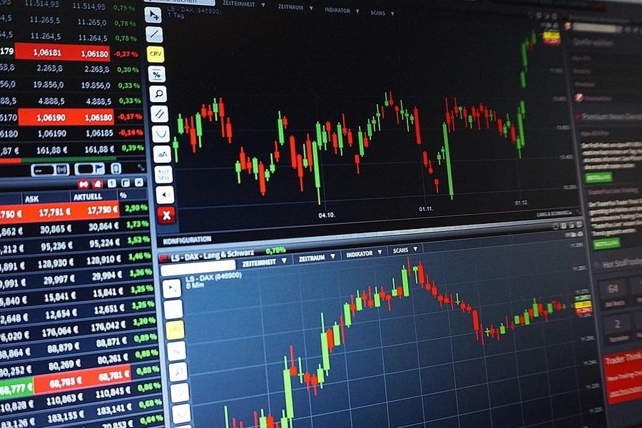Sốc: Chứng khoán mất hơn 100 điểm khi cả trăm mã giảm sàn