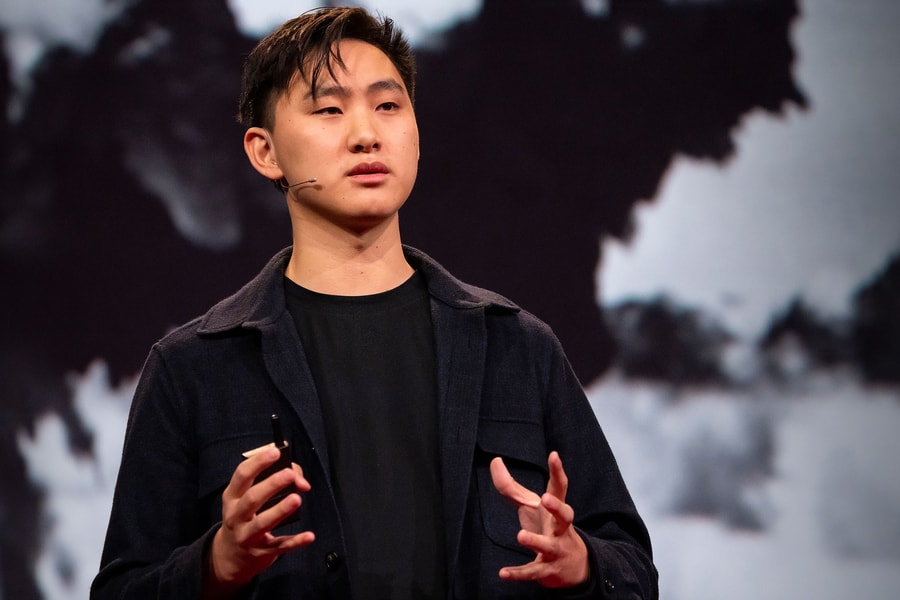 Tỷ phú AI Alexandr Wang: Từ chàng trai bỏ học MIT đến 'Tổng tư lệnh' AI của Meta
