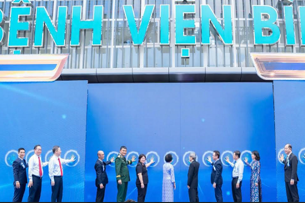 Bệnh viện Bình Dân: Từ phòng mổ sinh tử đến đế chế robot ngoại khoa