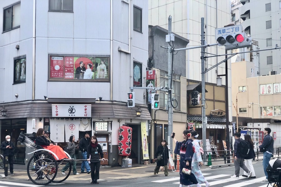 Du khách Việt hào hứng trải nghiệm du lịch Nhật Bản công nghệ cao