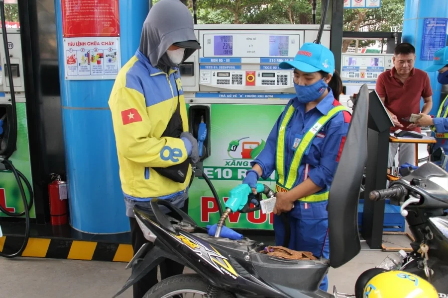 Xăng sinh học: Vì sao ‘xanh’ nhưng vẫn ế?