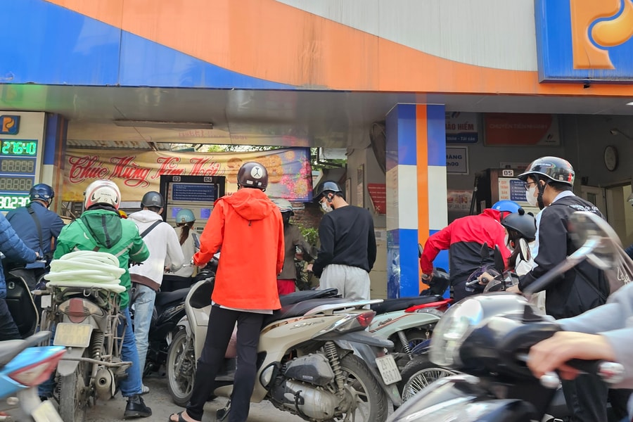 Chính thức giảm các loại thuế xăng dầu về 0%