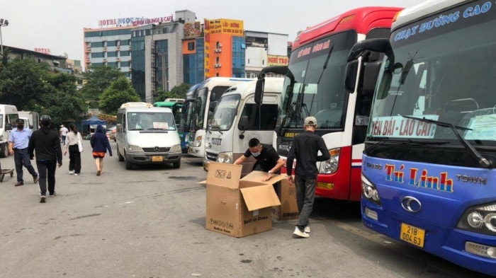 Xăng dầu tăng giá mạnh, áp lực giá cước bủa vây vận tải TP.HCM