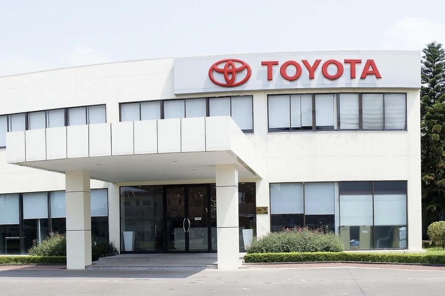Thu hồi hơn 2.000 chiếc xe Toyota Camry lỗi camera và hơn 138.000 xe Yamaha để kiểm tra
