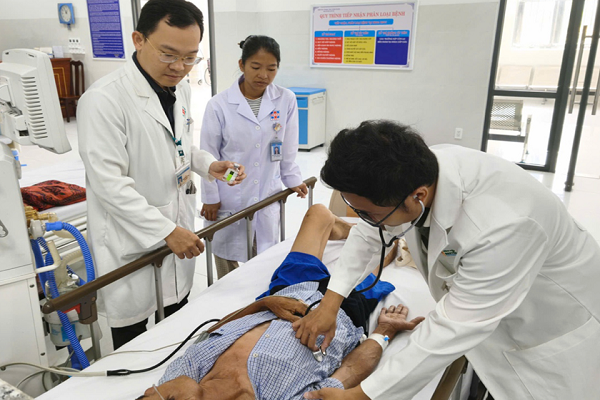 Đột quỵ giữa biển: Trực thăng vượt 200km trong “giờ vàng”, cứu sống du khách tại Côn Đảo