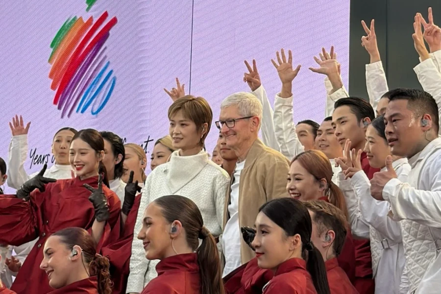 CEO Apple phủ nhận thân thiết với chính quyền Trump, đến Trung Quốc