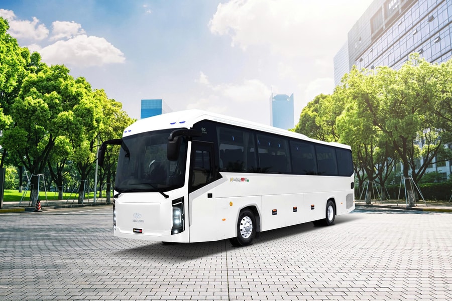 KIM LONG MOTOR xuất khẩu lô xe bus "Made in Viet Nam" sang Thái Lan