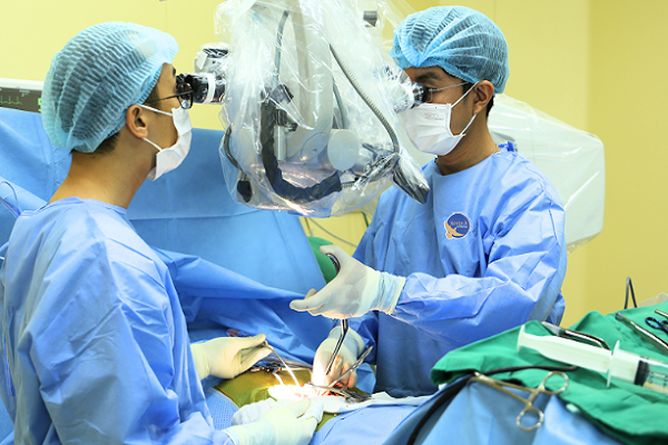 Đau lưng suốt 6 tháng, cô gái suýt liệt vĩnh viễn: Bác sĩ cảnh báo dấu hiệu nhiều người bỏ qua