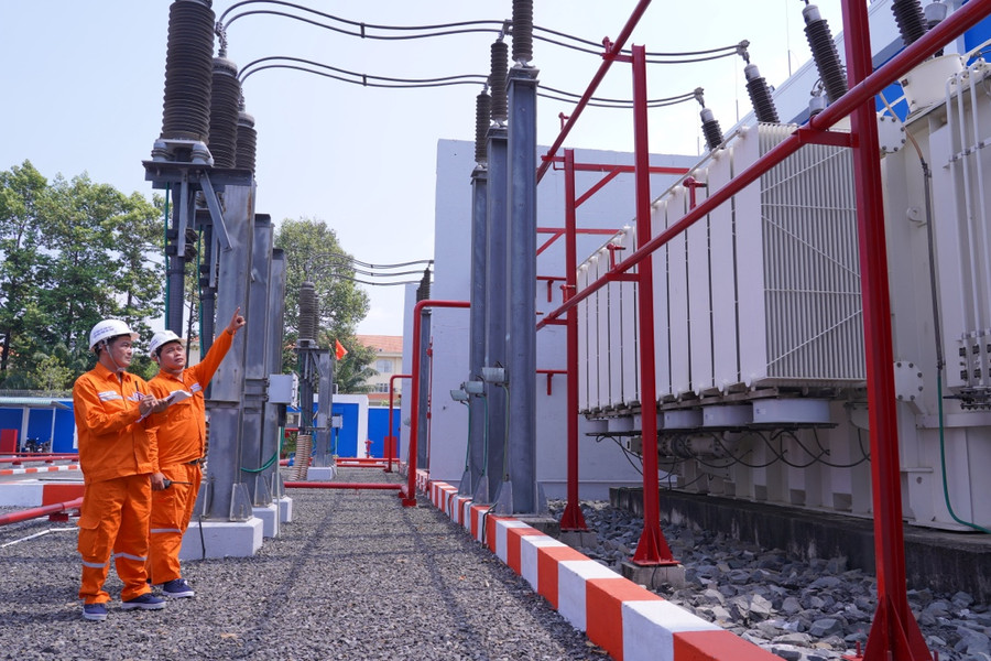 Sản lượng điện TP.HCM lập đỉnh mới: EVNHCMC đẩy mạnh các giải pháp đảm bảo cung ứng và tiết kiệm điện