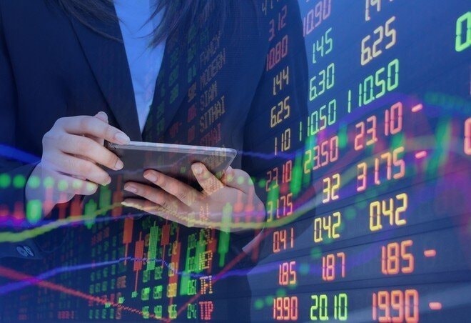 VN-Index ‘trên đe, dưới búa’, không mua nhiều cổ phiếu, cũng đừng nắm giữ quá lâu