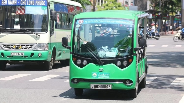 Xe buýt mini: Giải pháp giao thông trên đường hẹp ở TP.HCM?