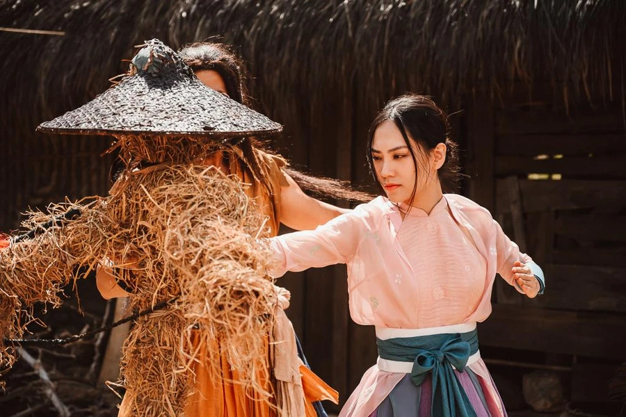Phim Việt lễ 30/4: 'Heo năm móng' bứt tốc, 'Trùm Sò' giữ nhiệt