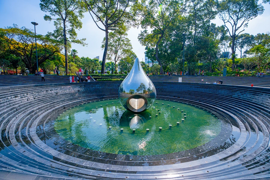 TP.HCM thiếu gì để thành siêu đô thị đáng sống?
