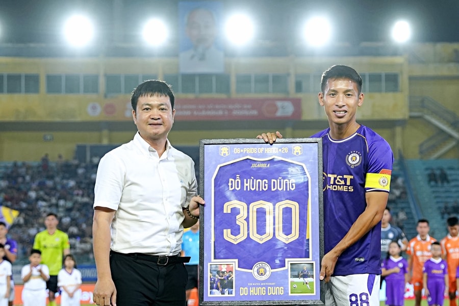 Vinh danh cầu thủ: Chuyện không mới và chiến lược quản trị của Hà Nội FC