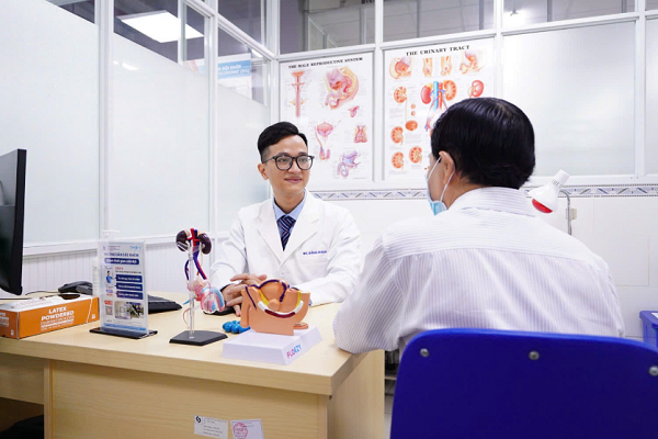 Sau cánh cửa phòng khám Nam khoa: Những nỗi niềm đàn ông giấu kín nhiều năm