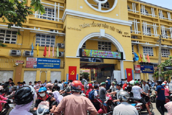 Vì sao học sinh trường Đặng Thùy Trâm bị ngộ độc thực phẩm?