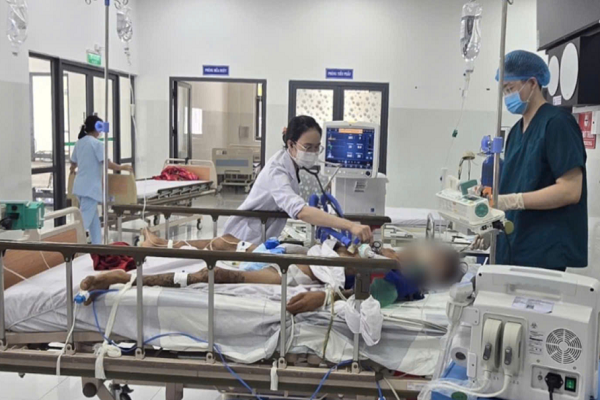 Nghẹt thở cứu sống bệnh nhân nguy kịch tại Côn Đảo