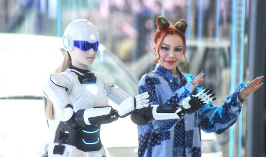 Trung Quốc đặt cược vào robot hình người để tăng trưởng kinh tế