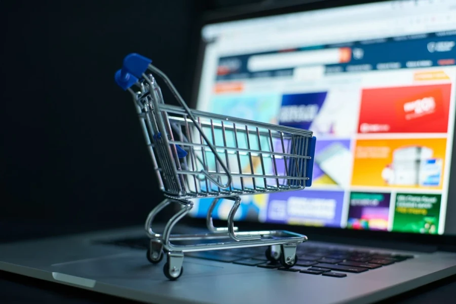 Các Big Tech Trung Quốc biến mua sắm online thành cuộc trò chuyện với tác tử AI
