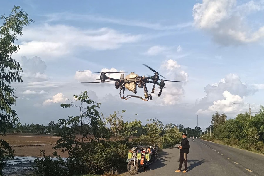 Cơ giới hoá từ đơn lẻ đến đồng bộ, hiện đại và số hóa ở ĐBSCL