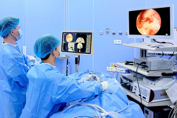 Nghẹt mũi tưởng viêm xoang, cô gái trẻ Cần Thơ suýt mù!