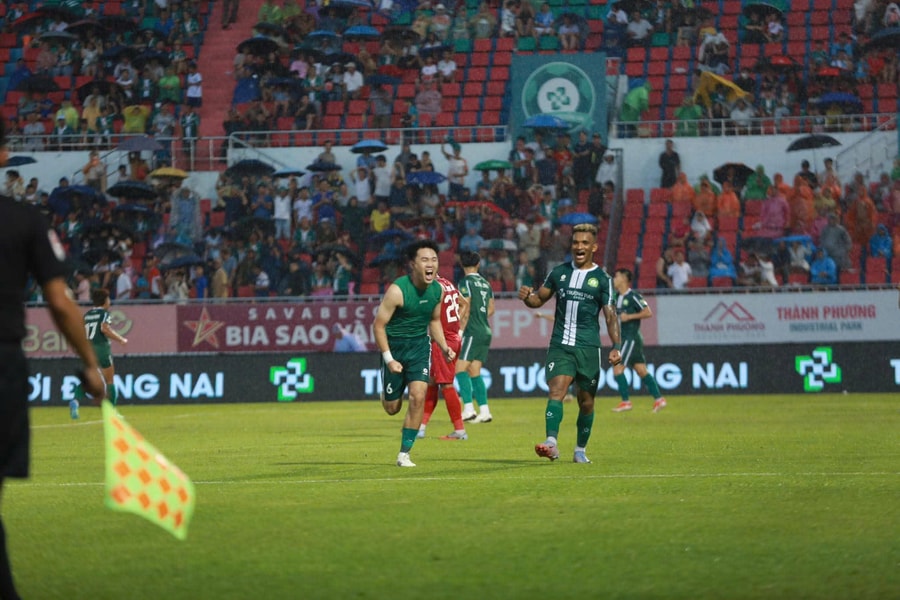 Trường Tươi Đồng Nai vô địch: Chiếc cúp đến muộn của Công Phượng và thế hệ HAGL