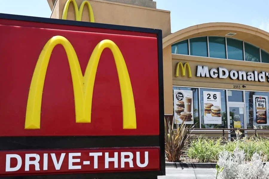 McDonald's đưa AI trở lại quầy drive-thru, khách hàng phản ứng dữ dội: 'Không ai muốn nói chuyện với robot'