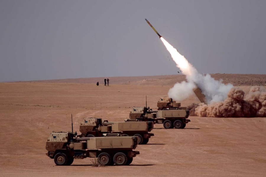 Vì sao kiểu pháo phản lực HIMARS đang dần thống trị thị trường vũ khí?