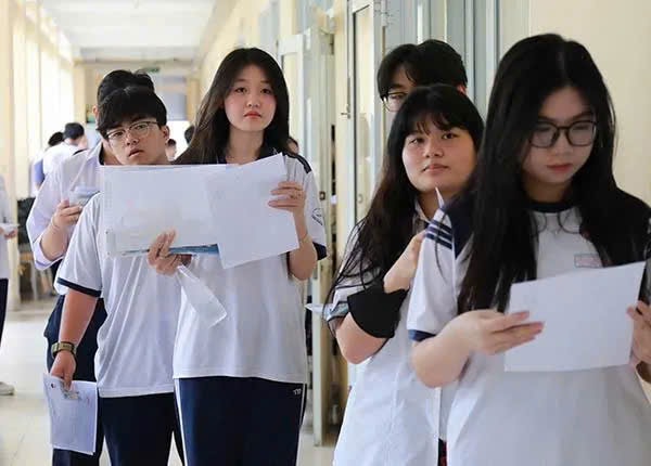 Áp lực trường thi thời AI: Giám thị 'căng mắt' trước ma trận công nghệ