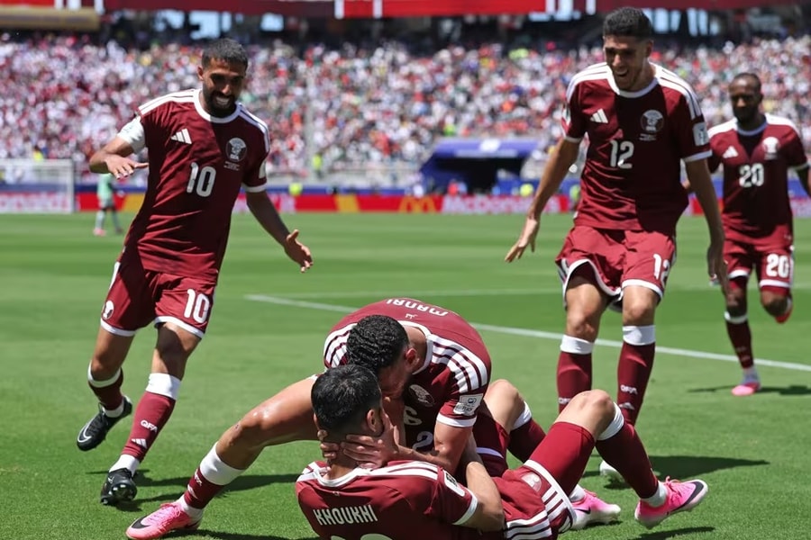 Gỡ hòa phút chót, Qatar giành điểm World Cup đầu tiên trong lịch sử