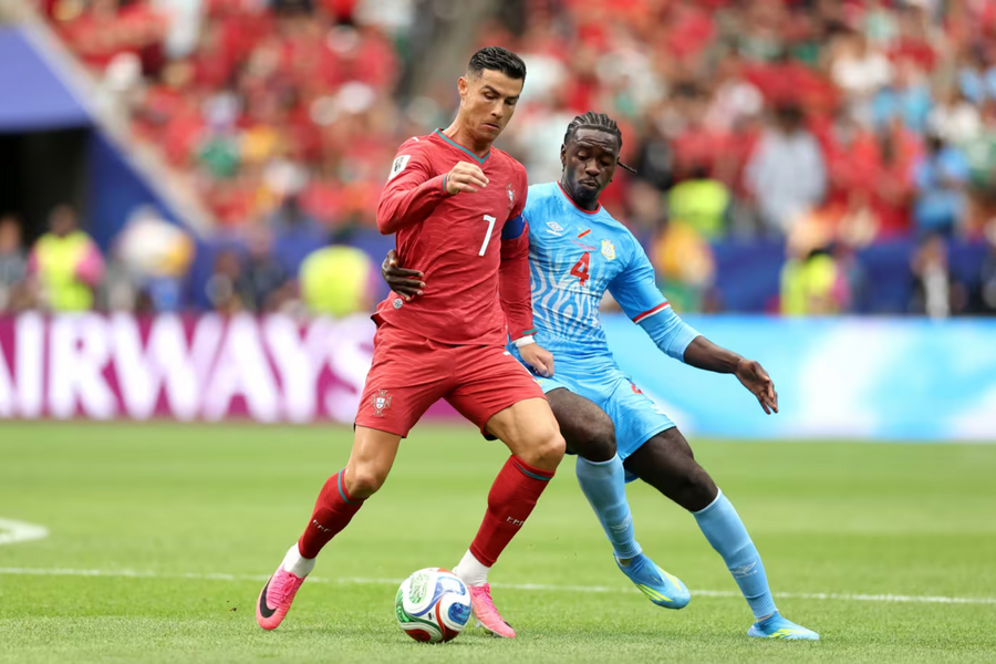 Chữa bệnh cho Ronaldo