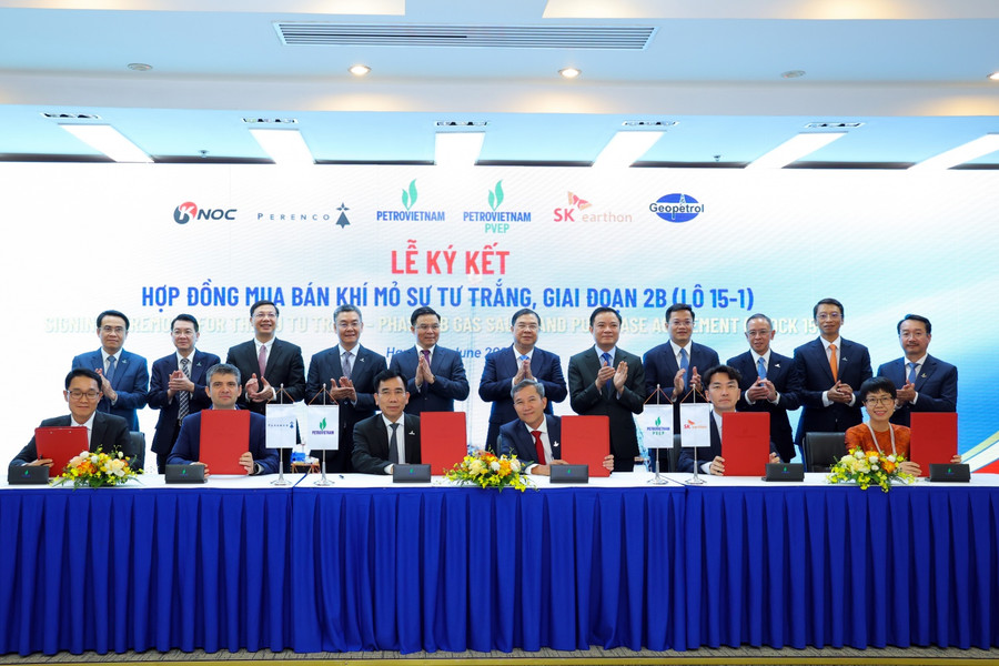 Petrovietnam ký kết các hợp đồng quan trọng, tạo động lực bảo đảm an ninh năng lượng và mục tiêu tăng trưởng '2 con số'