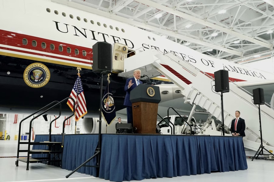 Ông Trump nhận Boeing 747-8 từ Qatar: Quà miễn phí nhưng nâng cấp không rẻ