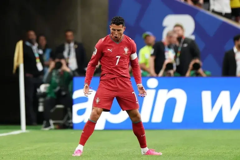 Ronaldo nhắc đến giải nghệ sau kỉ lục World Cup, Bruno Fernandes khiến Bồ Đào Nha đáng sợ