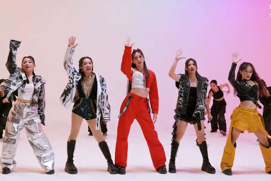 Nghệ sĩ tuổi teen: Đừng để trẻ em 'mắc kẹt' trong hợp đồng