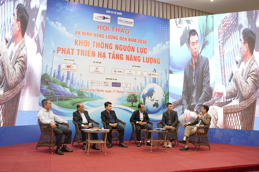 Năng lượng Việt Nam có thể chớp thời cơ trong cuộc đua đón ‘đại bàng’ công nghệ?