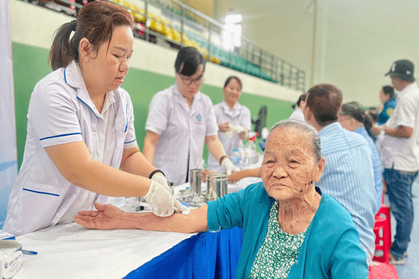 Sốc: Nhiều phường ở TP.HCM khám sức khỏe toàn dân chưa được 3%