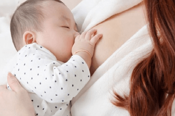 Vì sao sữa mẹ vẫn là ‘vắc xin’ tốt nhất cho trẻ sơ sinh?