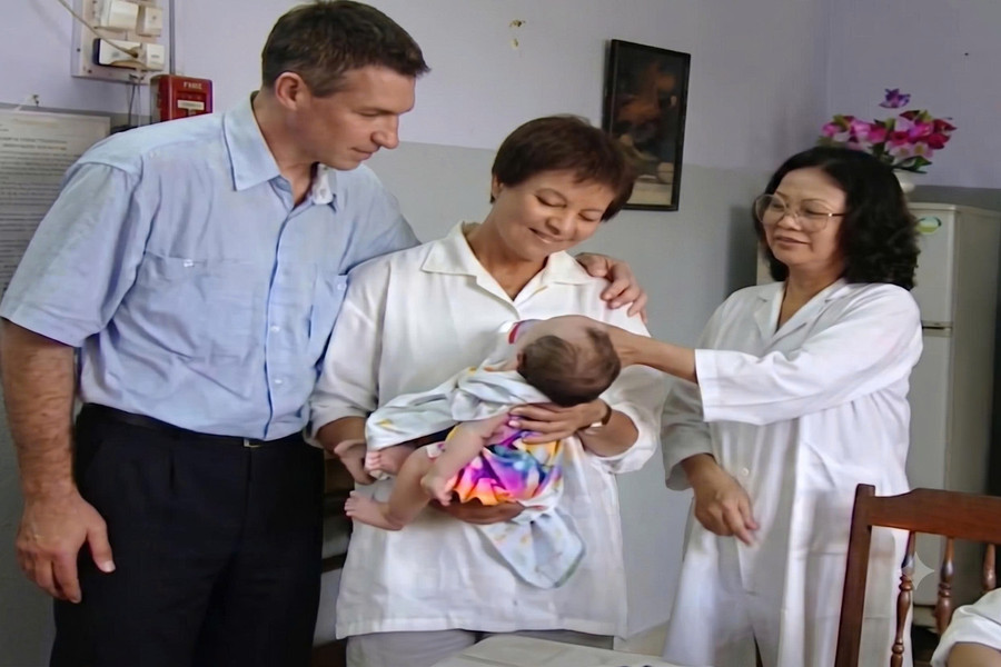 Pauline Nuez - nữ diễn viên Pháp tìm mẹ đẻ ở Việt Nam
