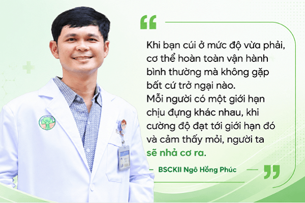 Cúi đầu dùng điện thoại tạo áp lực 27 kg lên cổ, bác sĩ nói gì?