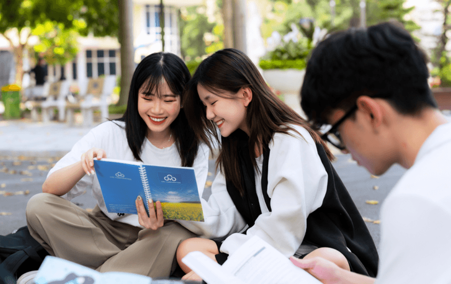Điểm chuẩn đại học 2026 và tín hiệu mới từ thị trường lao động