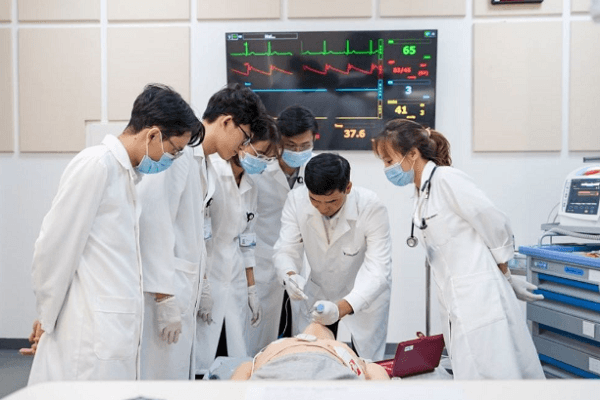 TP.HCM gỡ ‘nút thắt’ tài chính, kiến tạo đội ngũ bác sĩ nội trú tinh hoa