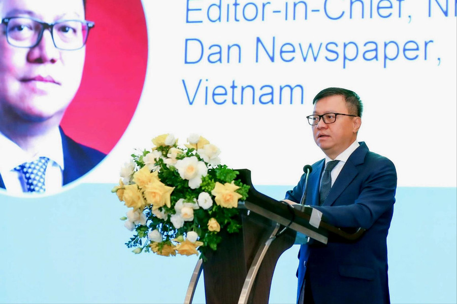 Đã qua thời 'AI trong báo chí', đến thời 'báo chí trong AI'
