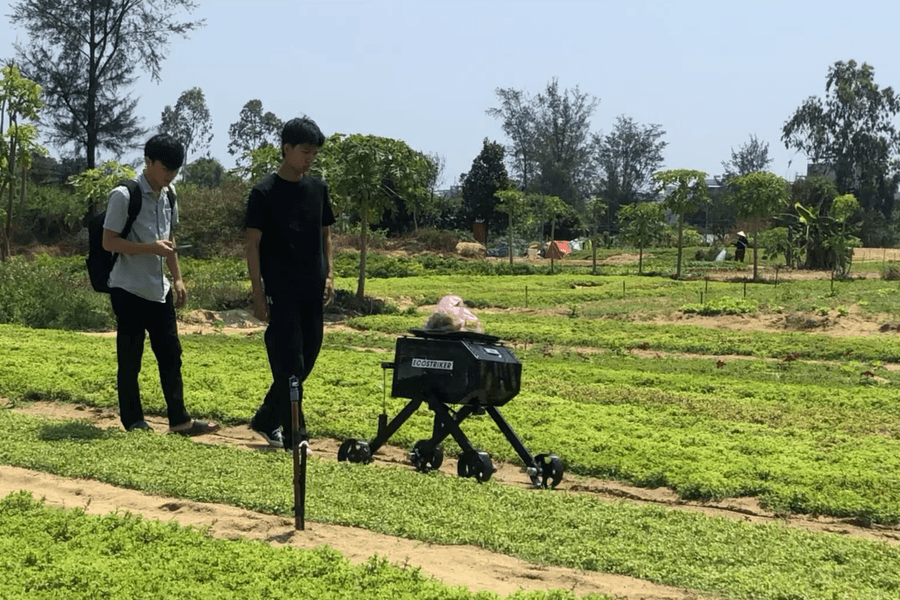 Robot diệt cỏ bằng tia laser của sinh viên Đà Nẵng hướng tới một nền nông nghiệp sạch
