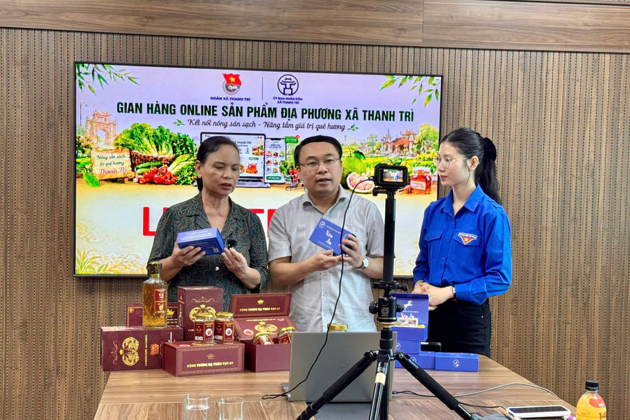Đưa nông sản lên mạng, không chỉ dạy livestream, phải bán được hàng