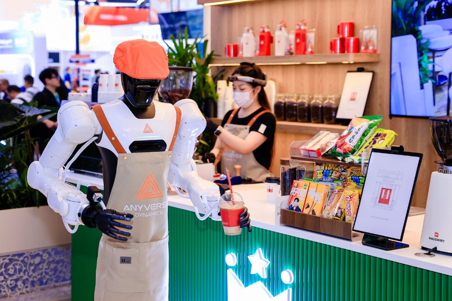 Hội nghị Robot Thế giới 2026 biến thành... hội chợ việc làm