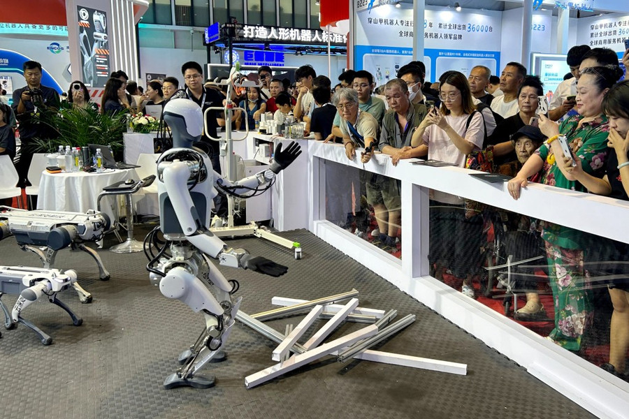 Robot sắp có 'khoảnh khắc ChatGPT', nhưng còn thiếu điều gì?