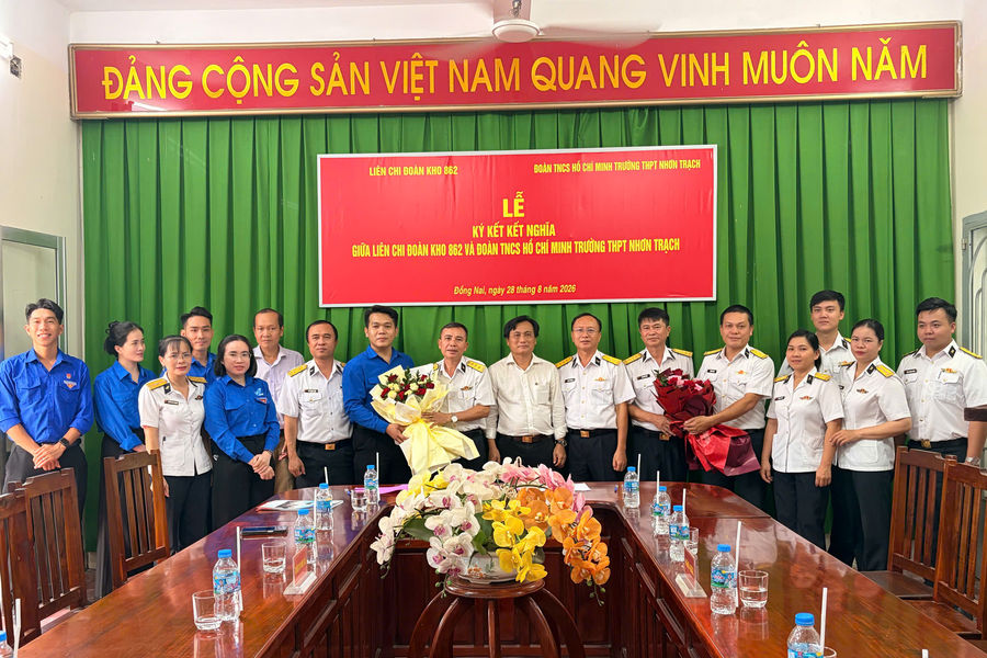 Thắt chặt tình quân dân thông qua kí kết nghĩa