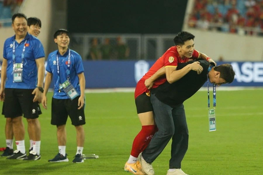 Bóng đá Việt Nam cần những 'du học sinh'