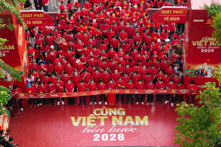 Hơn 10 tỷ bước chân, gần 1,8 triệu người tham gia ngày hội đi bộ toàn quốc 'Cùng Việt Nam tiến bước'